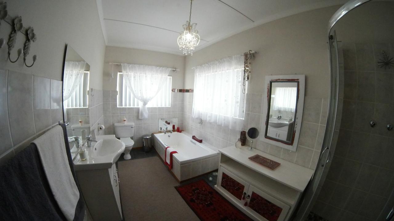 Gate 66 Bed & Breakfast Somerset East ภายนอก รูปภาพ