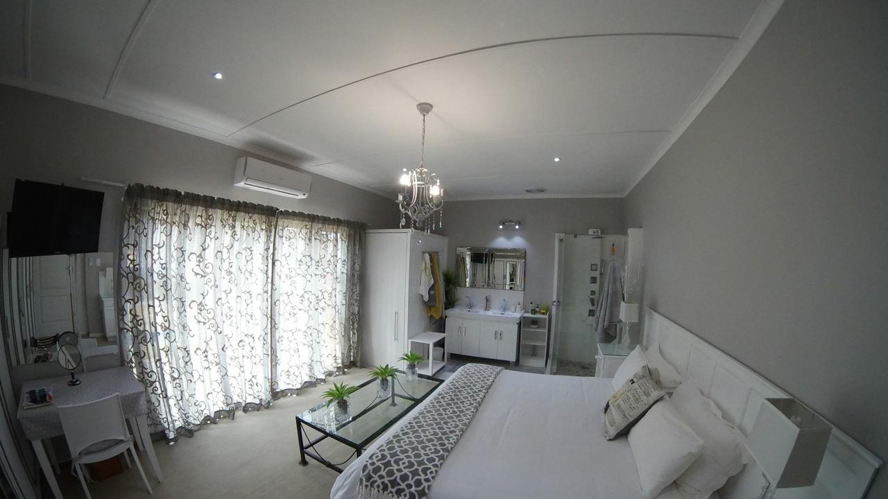 Gate 66 Bed & Breakfast Somerset East ภายนอก รูปภาพ