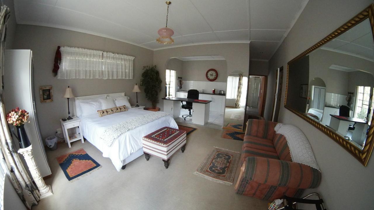 Gate 66 Bed & Breakfast Somerset East ภายนอก รูปภาพ