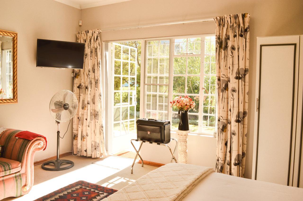 Gate 66 Bed & Breakfast Somerset East ภายนอก รูปภาพ